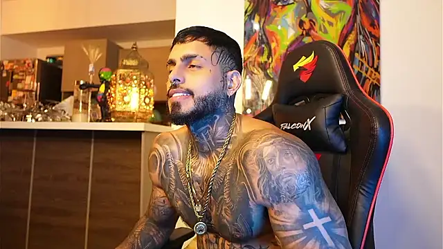 logan hugh8 online show from September 28, 2025, 2:06 am