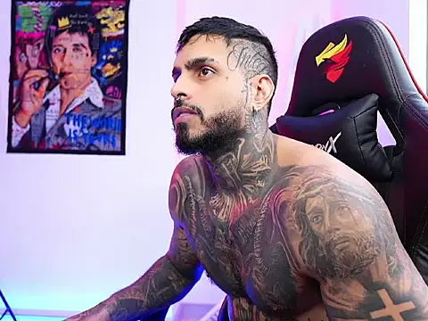 logan hugh8 online show from October 22, 2025, 9:47 pm