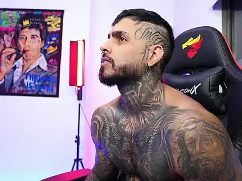 logan hugh8 online show from October 28, 2025, 1:53 am