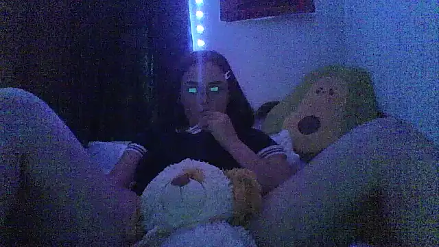 jenmarquez  online show from November 1, 2025, 10:01 pm