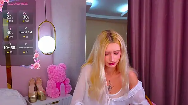 Monica Leen online show from September 19, 2025, 6:48 am