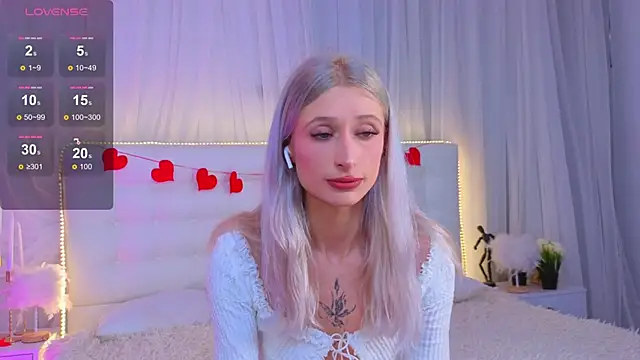 Monica Leen online show from February 19, 2026, 6:20 am