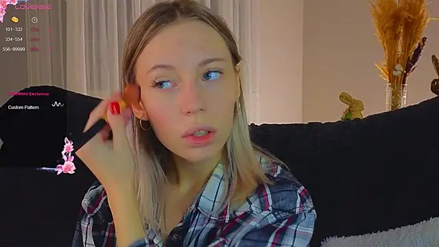 NyxaThorn online show from November 21, 2025, 2:38 pm