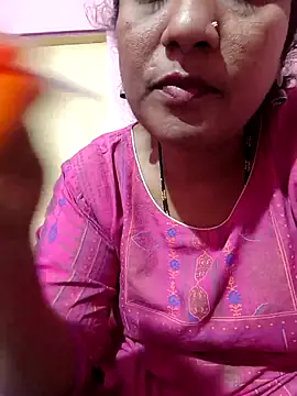 Snapshot of Aunty_Boy_143 chatting on September 23, 2025, 11:46 am Aunty Boy 143 online show from September 23, 2025, 11:46 am