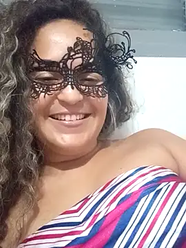 RaphinhaSanches online show from February 9, 2026, 8:02 pm