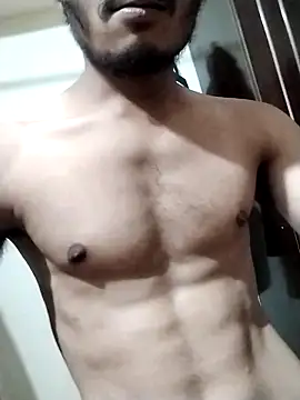 alure0 online show from October 5, 2025, 6:50 pm