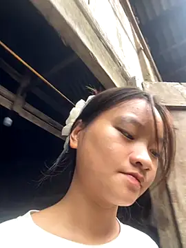 Snapshot of __Nhug__05 chatting on October 8, 2025, 1:14 am   Nhug  05 online show from October 8, 2025, 1:14 am