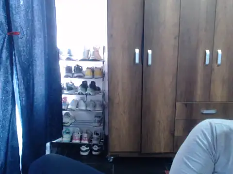 cloequeen15 online show from November 27, 2025, 5:59 pm