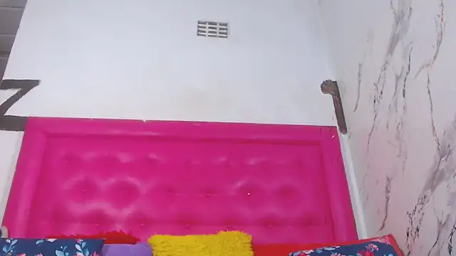 LoloQueen5 online show from June 11, 2026, 2:59 pm