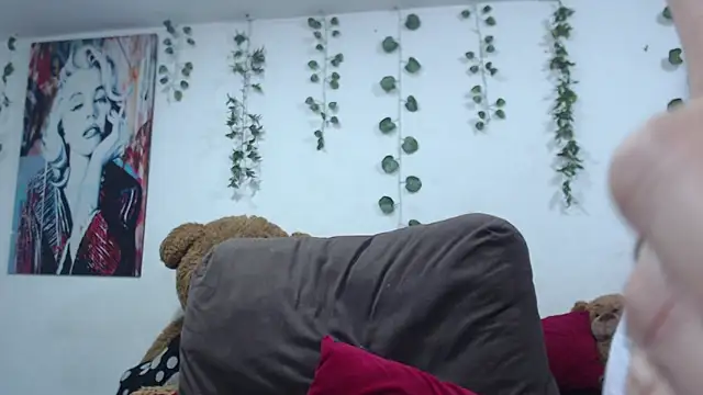 Snapshot of Samanta_milf84 chatting on January 15, 2026, 5:56 am Samanta milf84 online show from January 15, 2026, 5:56 am