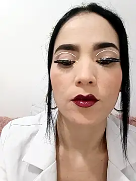 jamila zair online show from November 21, 2025, 1:21 pm