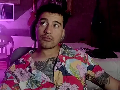 parca13 online show from November 19, 2025, 2:55 am