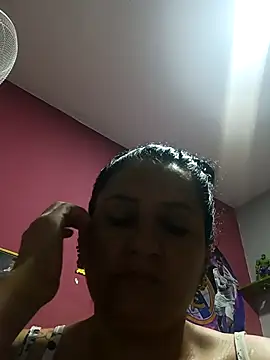 Snapshot of Titiss8921 chatting on October 4, 2025, 1:09 pm Titiss8921 online show from October 4, 2025, 1:09 pm