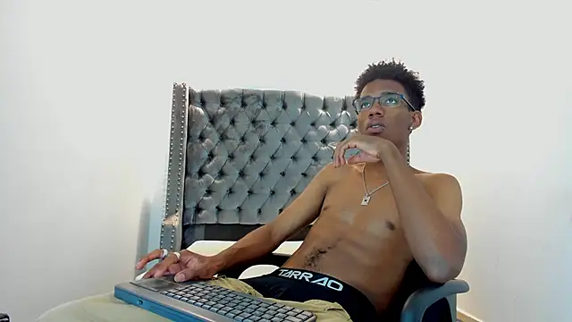 Snapshot of nero_reyd chatting on October 15, 2025, 7:14 pm nero reyd online show from October 15, 2025, 7:14 pm