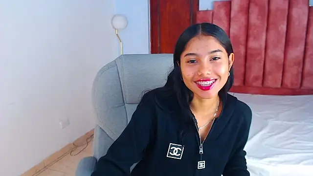 Milaa Star  online show from October 9, 2025, 4:10 am