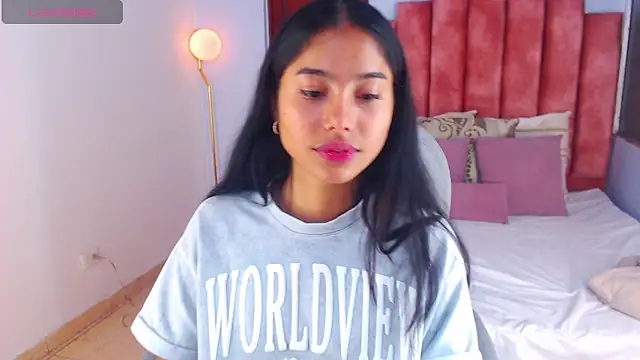 Milaa Star  online show from October 11, 2025, 3:39 am