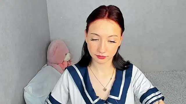 EileenMoores online show from April 17, 2026, 5:10 am