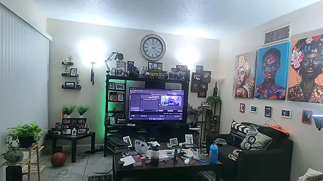 Snapshot of Str8ishVegasGuy chatting on October 3, 2025, 2:19 am Str8ishVegasGuy online show from October 3, 2025, 2:19 am