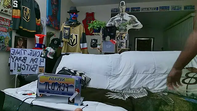 Snapshot of Str8ishVegasGuy chatting on October 21, 2025, 8:04 am Str8ishVegasGuy online show from October 21, 2025, 8:04 am