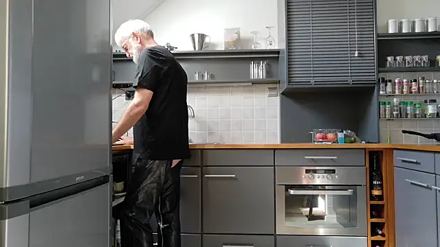 ewaldwillems99 online show from September 12, 2025, 12:49 pm