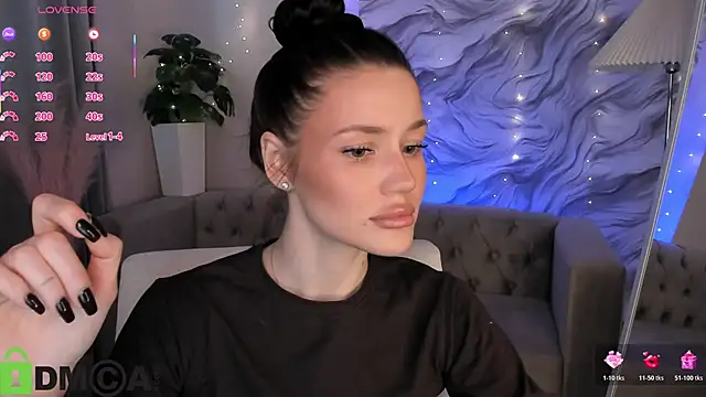 Aria Mila online show from March 6, 2026, 3:14 am