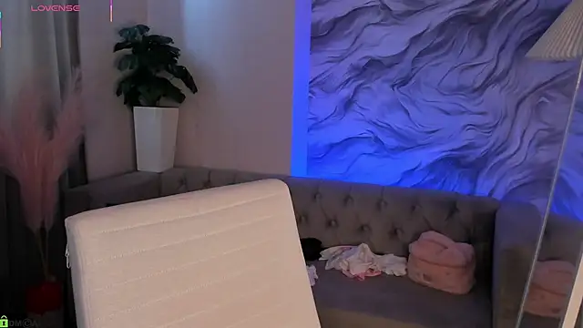 Aria Mila online show from April 14, 2026, 3:12 am