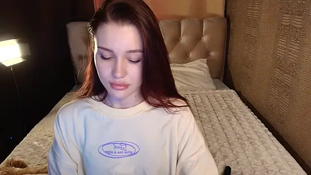 Aria Mila online show from June 11, 2026, 2:04 pm