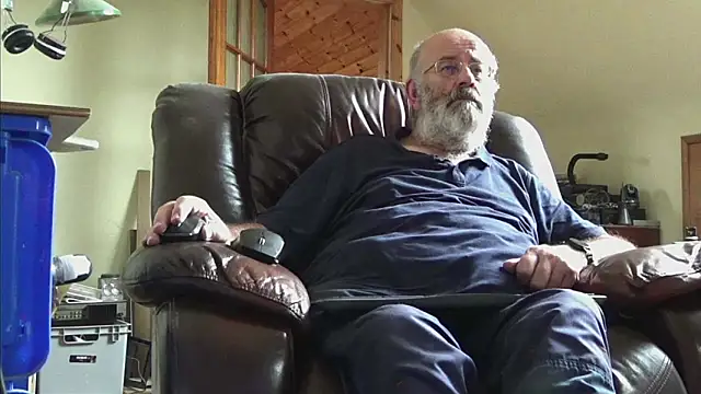 janzer13 online show from October 1, 2025, 12:00 pm