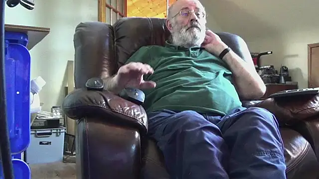 janzer13 online show from February 1, 2026, 2:37 pm