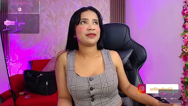 Snapshot of SophiaWalker_1 chatting on September 9, 2025, 11:32 am SophiaWalker 1 online show from September 9, 2025, 11:32 am