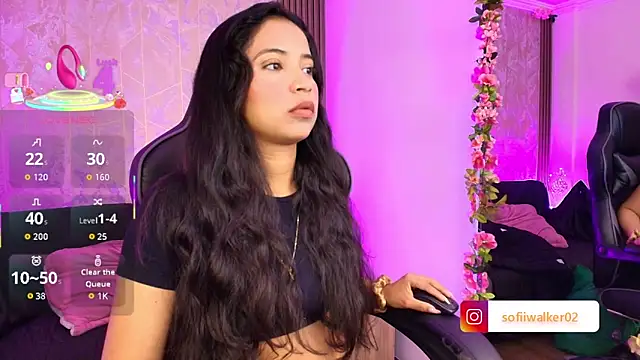 Snapshot of SophiaWalker_1 chatting on October 17, 2025, 11:57 am SophiaWalker 1 online show from October 17, 2025, 11:57 am