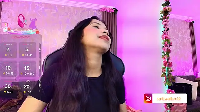 Snapshot of SophiaWalker_1 chatting on October 18, 2025, 12:17 pm SophiaWalker 1 online show from October 18, 2025, 12:17 pm