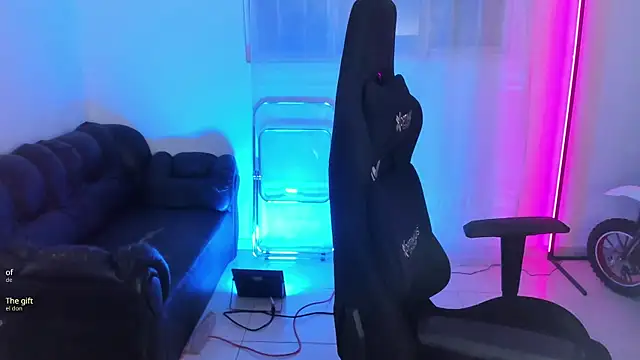 Snapshot of Aishelyng chatting on September 26, 2025, 12:25 am Aishelyng online show from September 26, 2025, 12:25 am