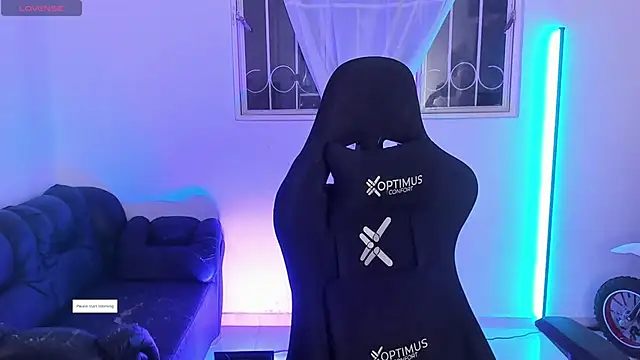 Snapshot of Aishelyng chatting on October 7, 2025, 10:18 pm Aishelyng online show from October 7, 2025, 10:18 pm