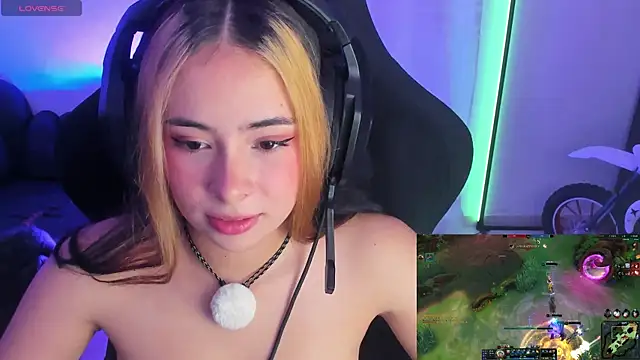 Snapshot of Aishelyng chatting on October 19, 2025, 5:08 am Aishelyng online show from October 19, 2025, 5:08 am