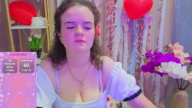 Snapshot of Luisa_Rosee chatting on February 14, 2026, 8:38 pm Luisa Rosee online show from February 14, 2026, 8:38 pm