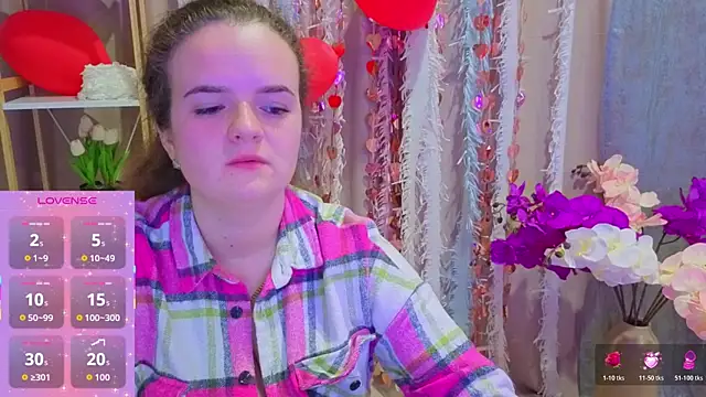 Snapshot of Luisa_Rosee chatting on February 19, 2026, 8:16 pm Luisa Rosee online show from February 19, 2026, 8:16 pm