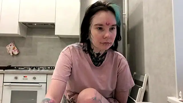 HighelikeGirl online show from February 4, 2026, 4:51 am