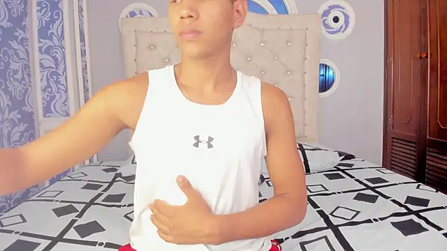 KingStark  online show from December 14, 2025, 4:40 am