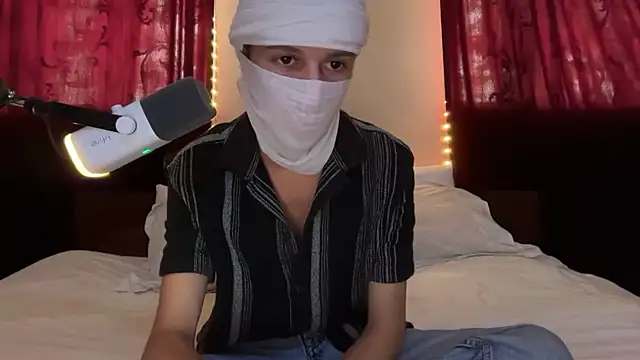 holydirt luxeno1 online show from September 15, 2025, 10:37 am