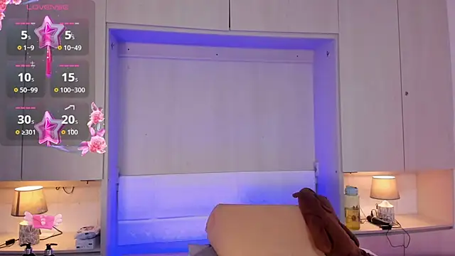 LilyWhitney online show from November 15, 2025, 4:10 am