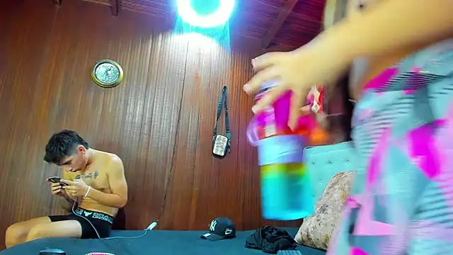 dereck and julie online show from October 29, 2025, 9:38 pm