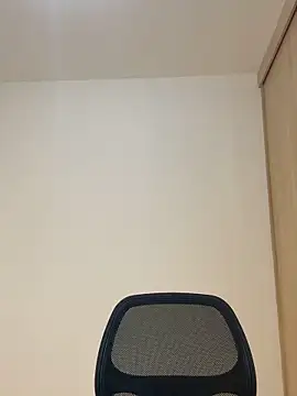 LauraCatalina online show from September 15, 2025, 10:59 am