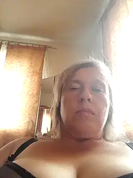 Snapshot of Catherine372311 chatting on September 9, 2025, 10:59 am Catherine372311 online show from September 9, 2025, 10:59 am