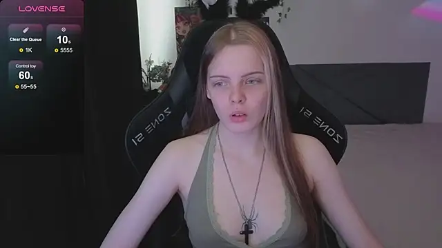 Luna Navy online show from November 28, 2025, 8:28 am