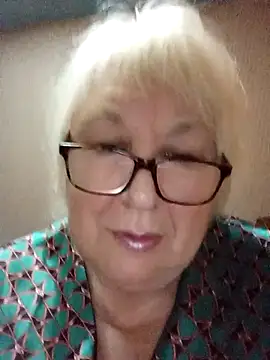 Alexia64231 online show from November 3, 2025, 9:05 pm