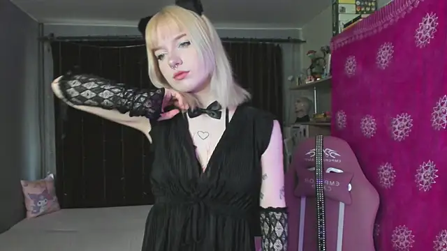 godlikegirlyy online show from September 20, 2025, 12:28 pm