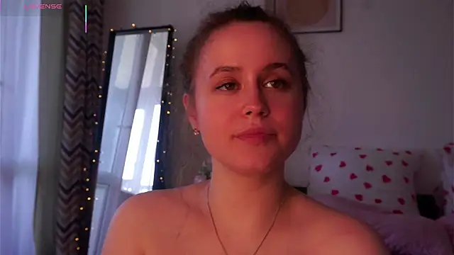SusannaScholler online show from June 5, 2026, 6:52 am