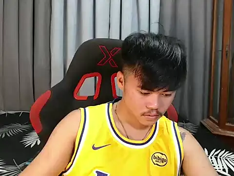 hot emman online show from October 7, 2025, 4:53 am