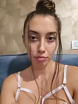 Virgin Pussy Horny online show from October 16, 2025, 4:30 pm